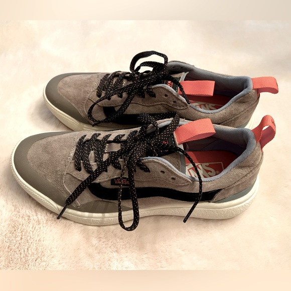 Vans Ultra Cush Kicks - Mens 6, Womens 7.5 - Picture 2 of 8